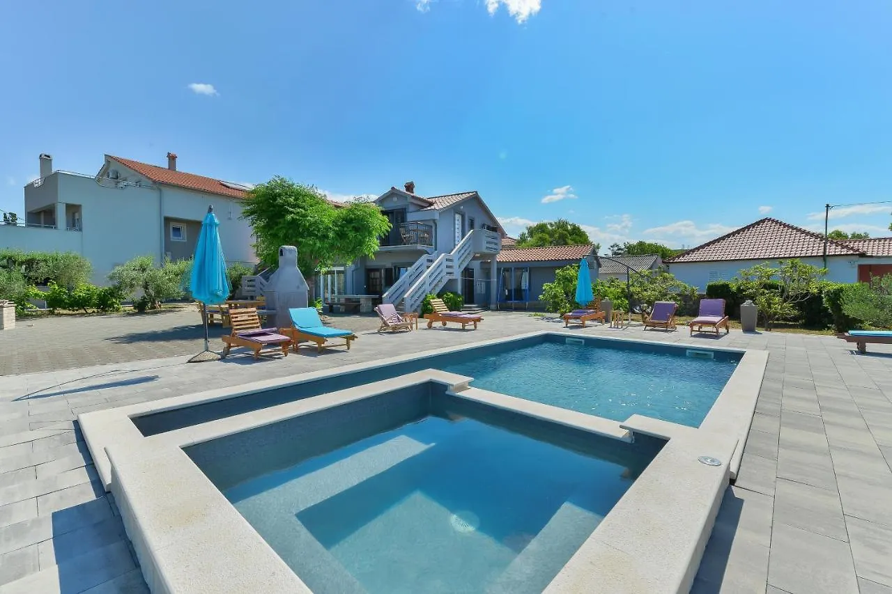Family Friendly House With A Swimming Pool Privlaka, Zadar - 5762 Villa