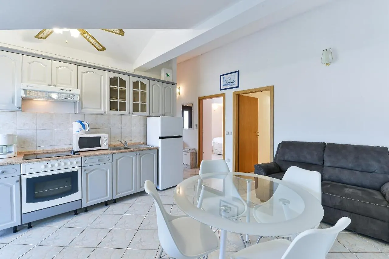 Family Friendly House With A Swimming Pool Privlaka, Zadar - 5762 Villa
